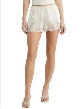 Doen Ivette shorts in salt
